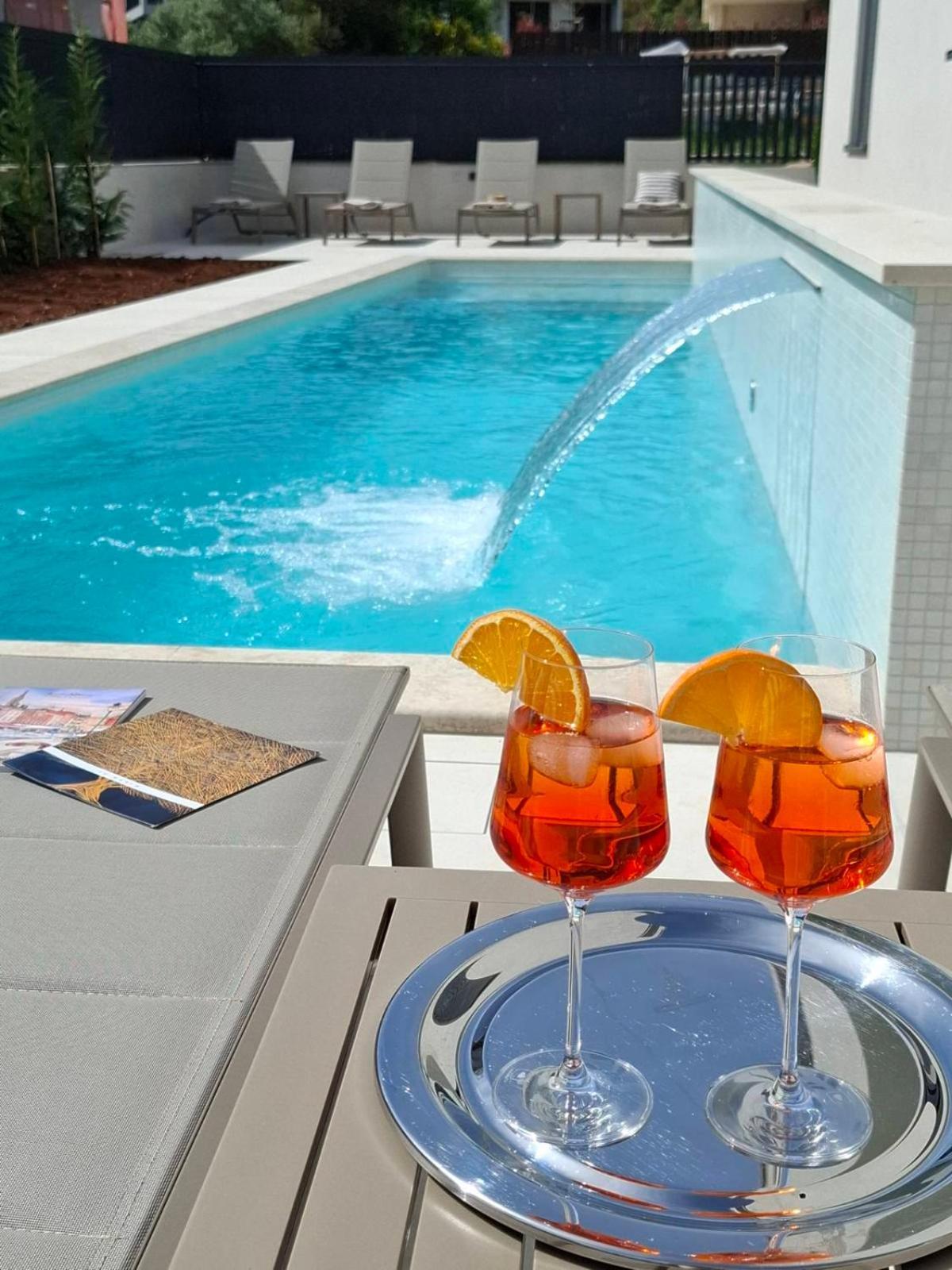 4r Royal Rojnic Apartment